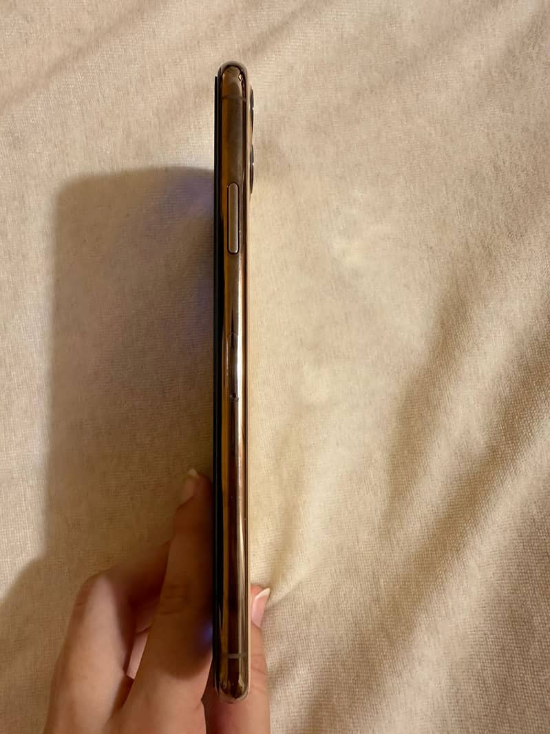 Iphone 11 pro max Gold 256gb 4