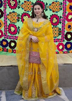 MAYO DRESS WORN BY HANIA AMIR