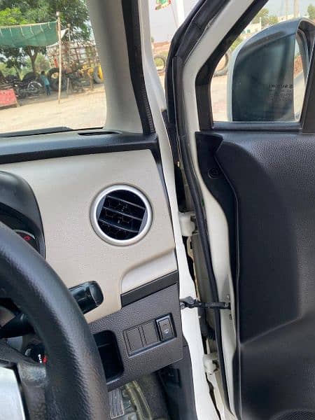 Suzuki Wagon R 2018 13