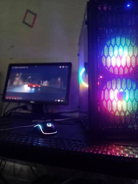 RX. 580.8 GB . SAPRIRE  GAMING AND EDITING SYSTEM 5