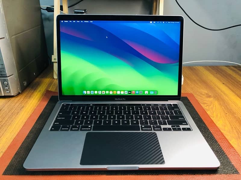 Macbook Pro 2020 Two Thunderbolt 3 Ports 0