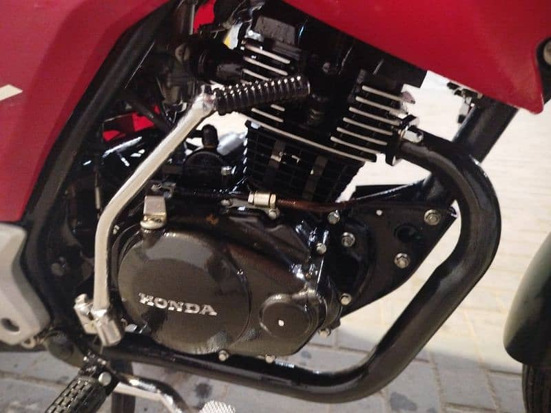 Honda CB 150F 23 Model Urgent Sale Cash Need low milage 8500 used 6