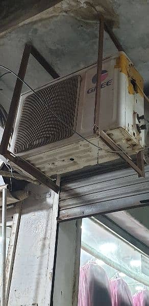 1.5ton Singer split AC with greec inverter. 3