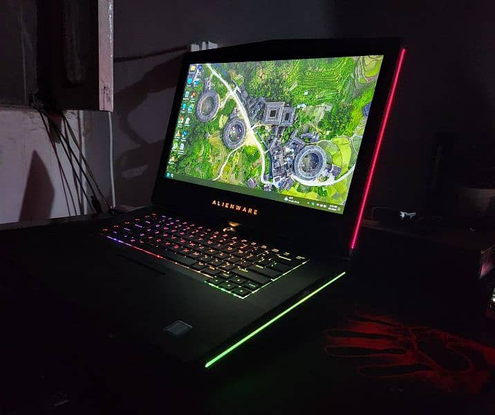 Dell Alienware 15 R3 GTX 1070 8gb Full powered 1