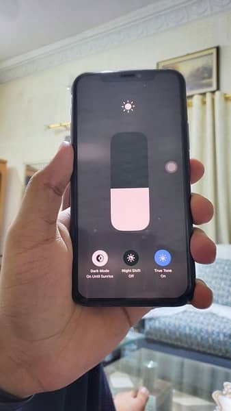 Iphone 11 pro 64 gb pta approved 5