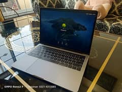 MacBook Pro 2018,Core i7,13"Ratina Disply,16GB RAM,256GB SSD,TouchBar