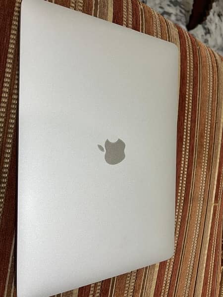 MACBOOK PRO 2020 (mid) 3