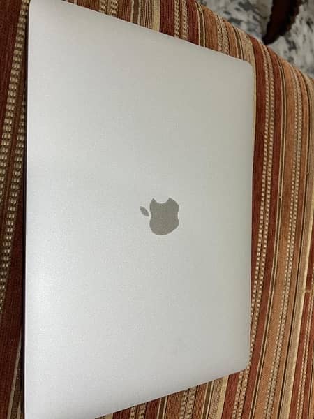 MACBOOK PRO 2020 (mid) 4