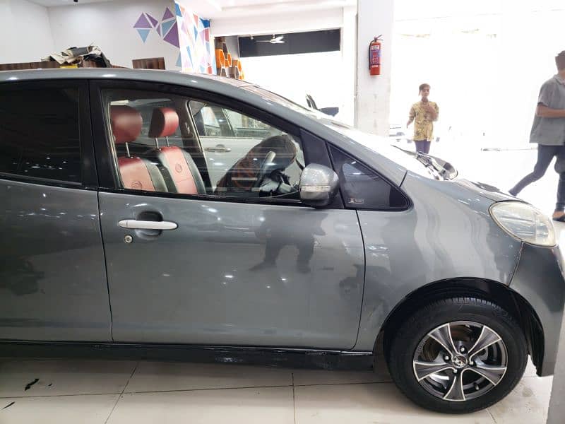 Daihatsu Sonica 2012 3