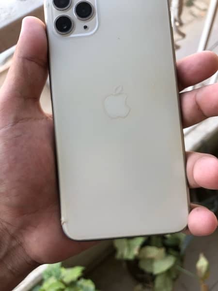 IPhone 11 Pro Max 256gb (PTA APPROVED) 3