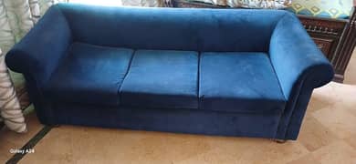 3 seater velvet poshish sofa