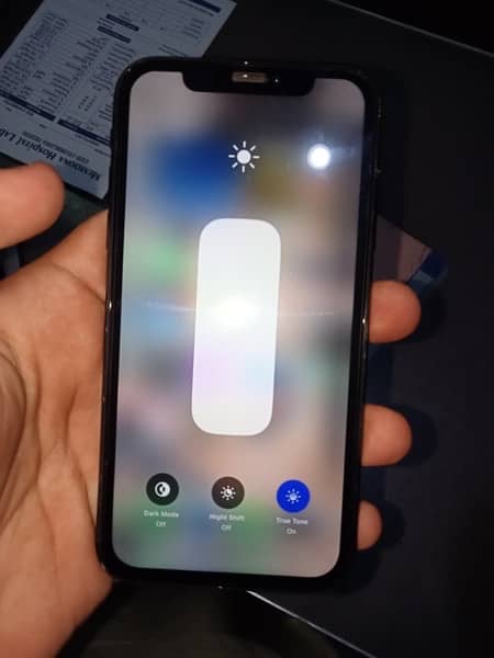 iphone xr 2months sim time available 1