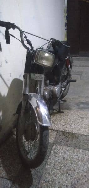 2008 model BM 70 enjan full okay body wise work hai Tyre new hai 2