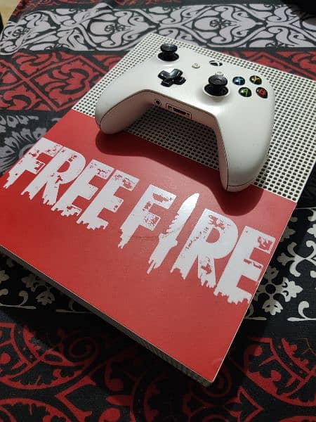 Xbox One S 500gb (Just Like New) 1