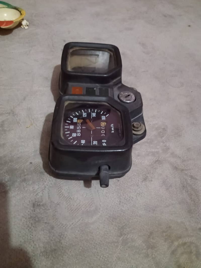 Yamaha RX 115 piston & RD 135 speed meter. 10