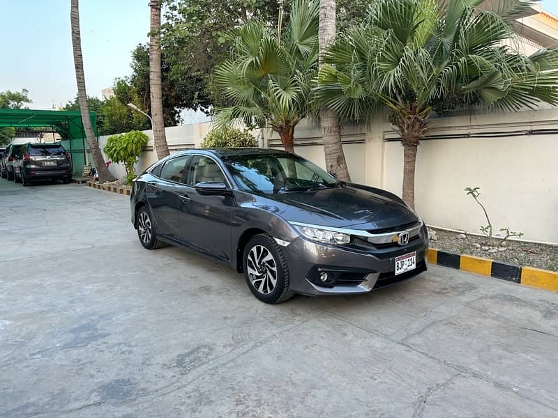 Honda Civic 2017 Vti Oriel Prosmatec NAV 36000km Original Brand New 1