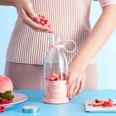 mini portable charging juicer machine with Data cable