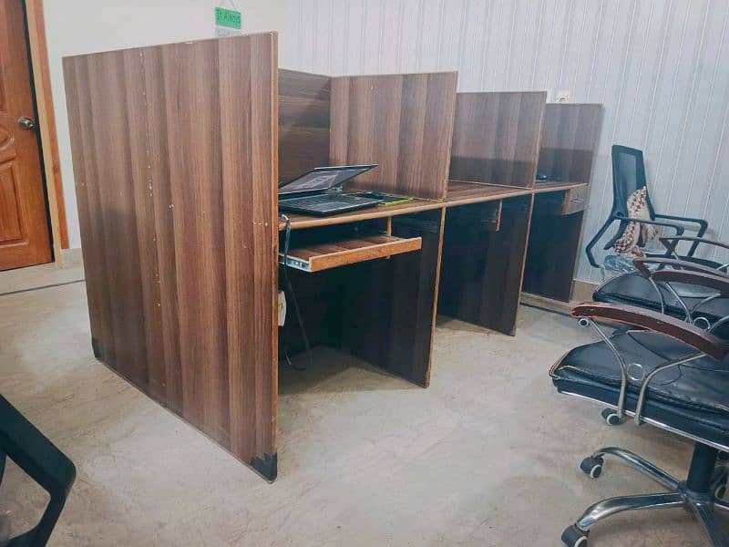 Good quality Office Workstation For Sale 3