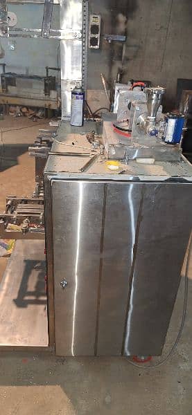 Filling And Packing Sealing Machine For Shampoo Ketchup Lotion Cream 4