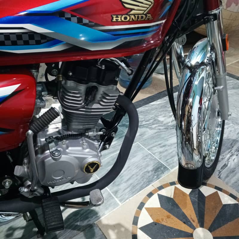 Honda 125 Urgent sale Showroom condition 10/10 1