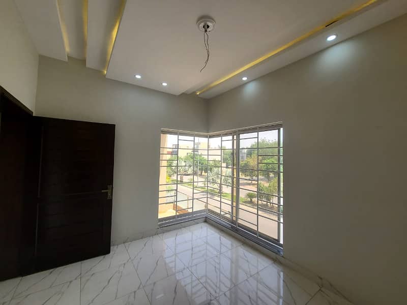 5 Marla Like A Brand New House For Rent Bahria Town Lahore Prime Location 3