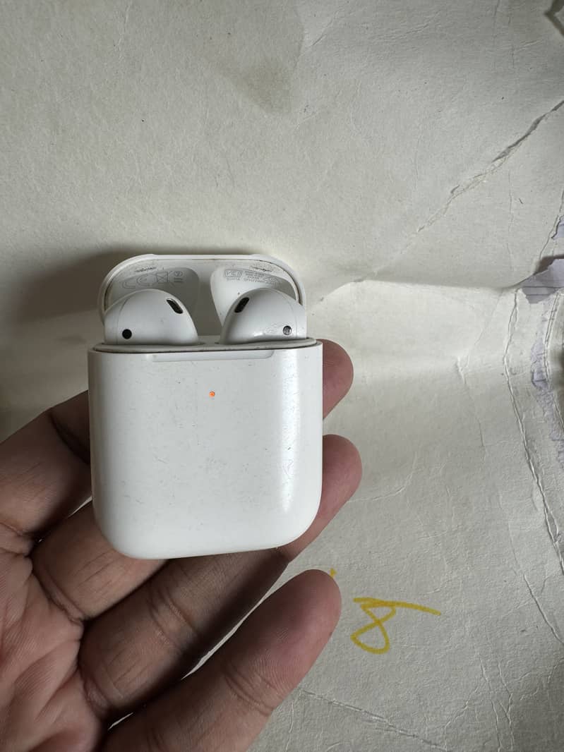 Mismatched right left original earpods 1