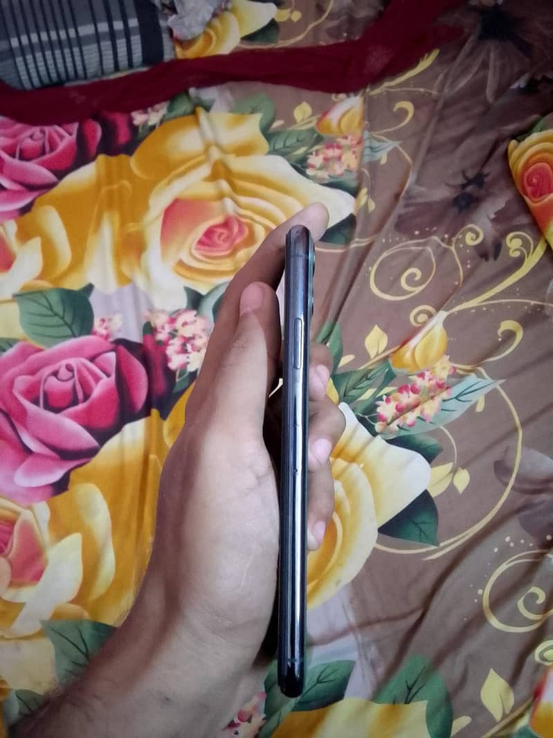 iPhone 11 Pro Max (Non PTA) 6