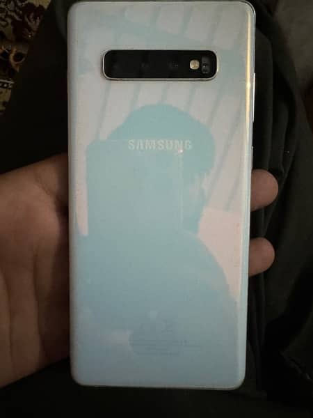 samsung S10+ 1