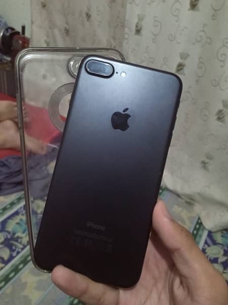 iPhone 7 plus  128= pta apprved 2