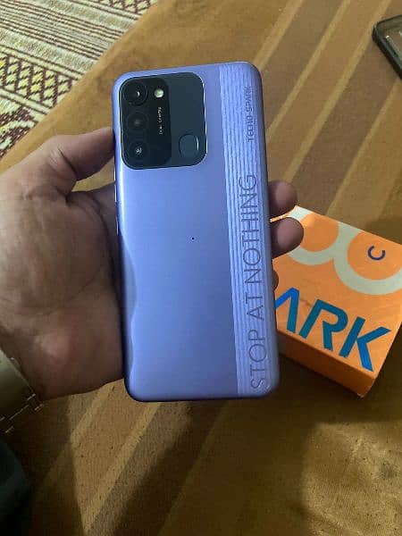 Tecno spark 8C 4/128 1