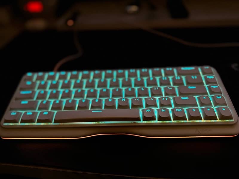 Kemove K68 Wireless Gaming Mechanical Keyboard 1