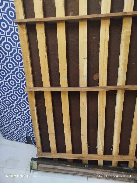 wooden bed set almost new condition 6