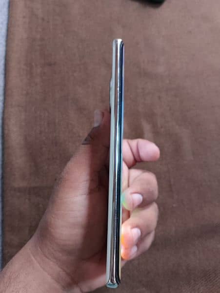 infinix spark 20 pro Plus 8+8 16 GP 256. 6