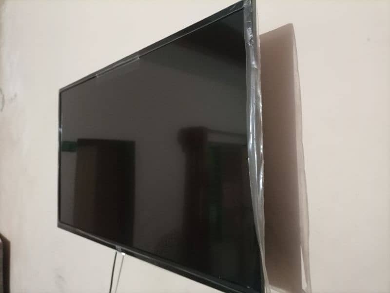 TCL LED 3