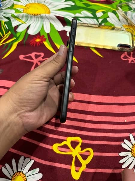 iphone XR black 128GB 4