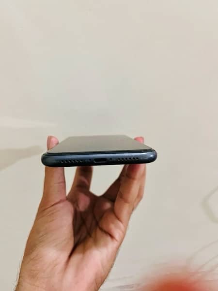 iPhone 11 64 GB 2