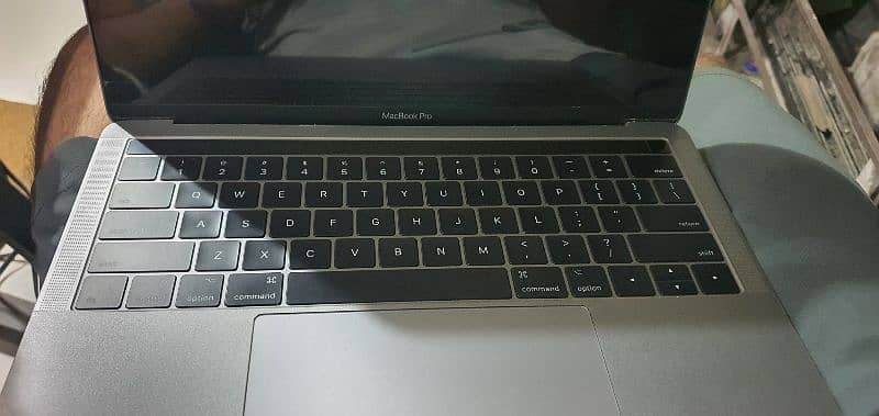 Macbook pro 2017 13inch Touch Bar Display khrab everything working fin 1