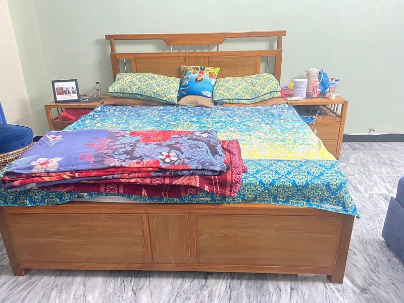 wooden king size bed 1