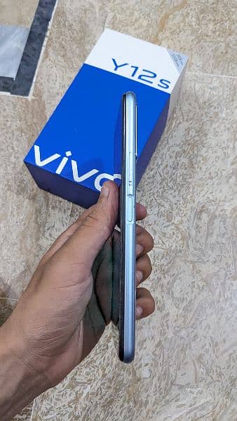 Vivo Y12s 4