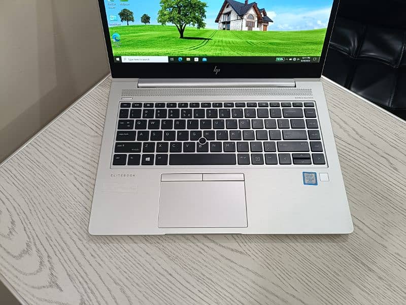 Hp elitebook 840 g5 core i5 8th gen quadcore 2gb dedicated graphics 2