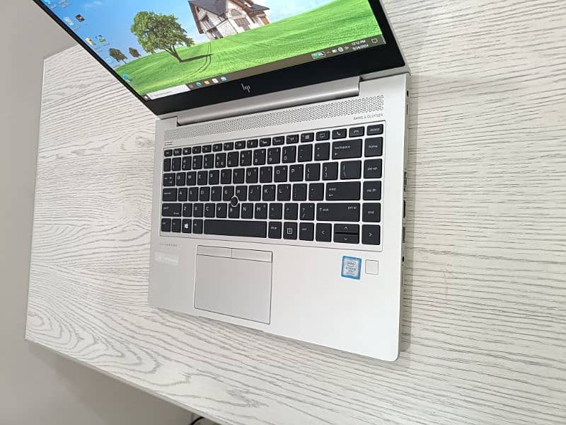 Hp elitebook 840 g5 core i5 8th gen quadcore 2gb dedicated graphics 3