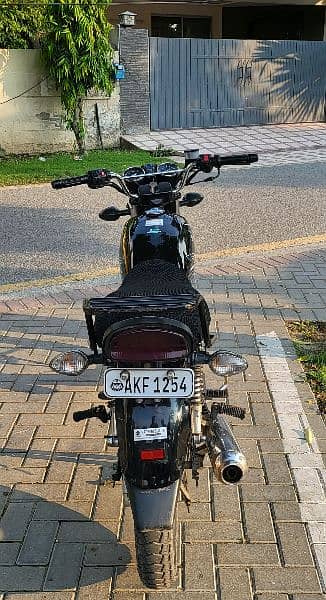 Suzuki Gs 150 SE 2022 2