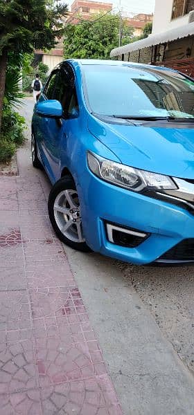 Honda Fit Hybrid 28km/Liter fuel Avg btr thn Axio Aqua Prius Vitz etc 8