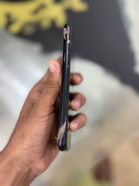 i phone XR nonpta jv battery health 87 sim 3 month chale gi 4