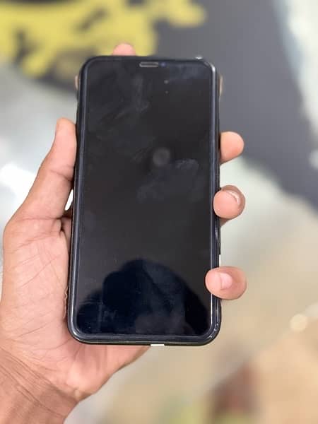 i phone XR nonpta jv battery health 87 sim 3 month chale gi 5