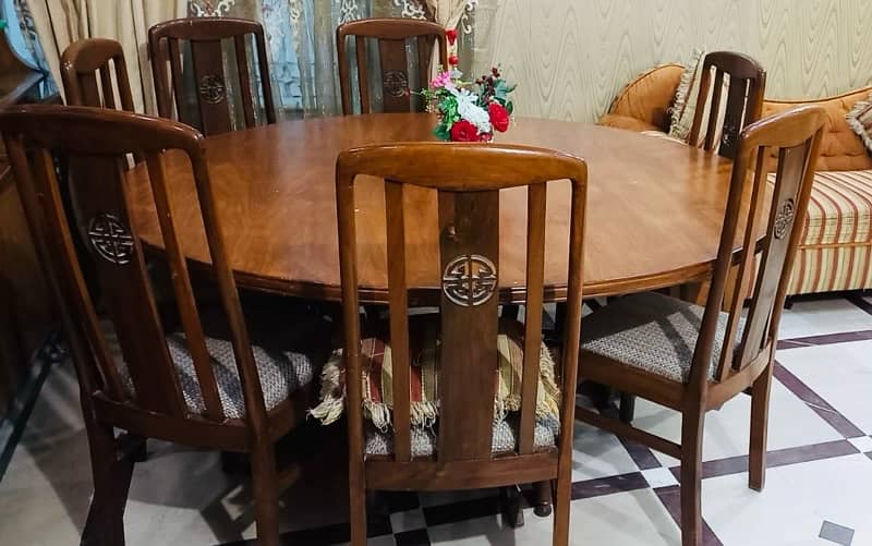 Dining table and chairs 0