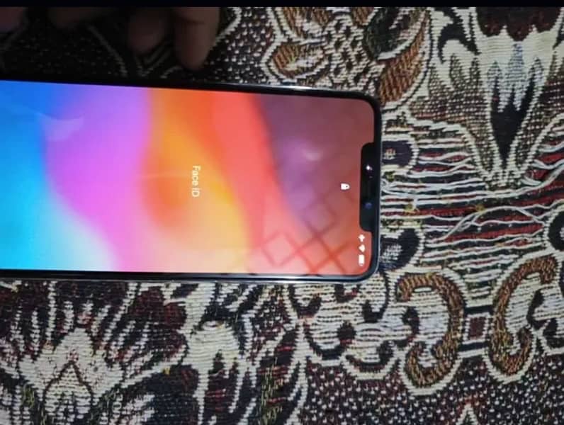 i phone 11 pro maz exchange with good mbl 64gb 3 month sim chalni ha 2