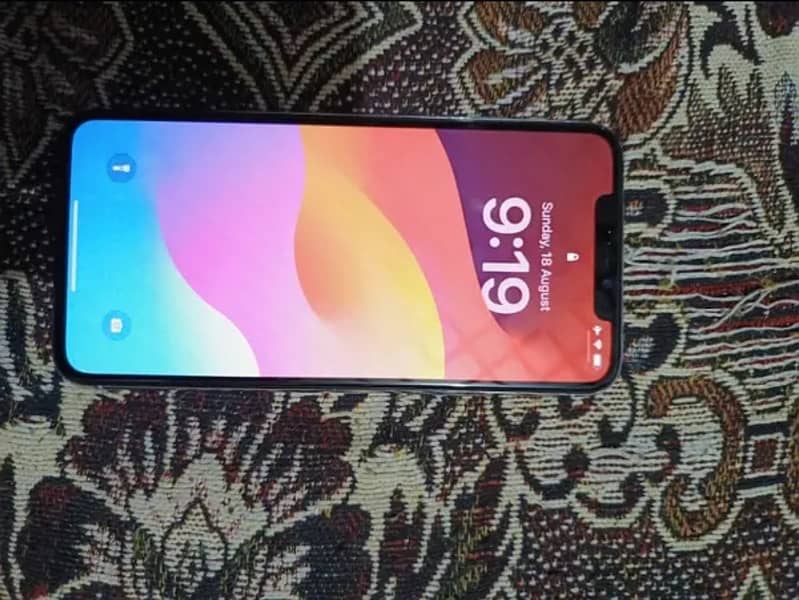 i phone 11 pro maz exchange with good mbl 64gb 3 month sim chalni ha 3