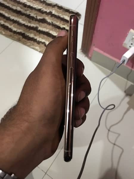 IPHONE XS 256 GB NON PTA 4