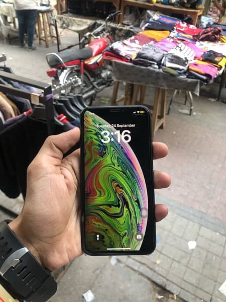 iPhone XS dual sim offical pta 64gb need Cash 1